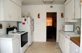 2nd image of 7991 Main St