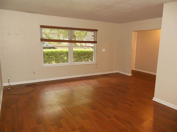 4th image of 2422 Gothic Dr
