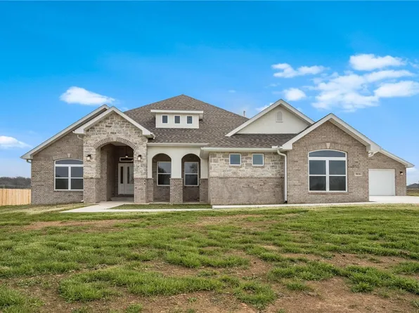 9018 S Pleasant Valley Rd, Gentry, AR 72734