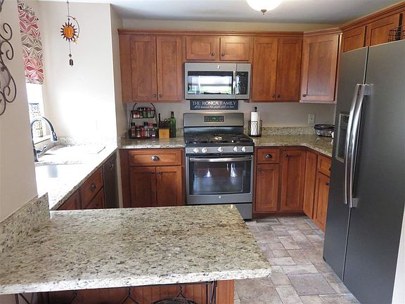 5th image of 15 Newells Meadow Ln #21