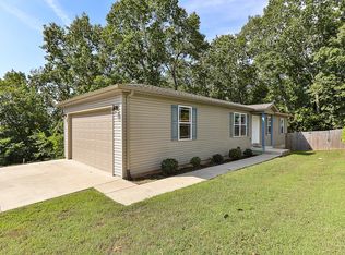 305 S Dogwood Ln, Reeds Spring, MO 65737