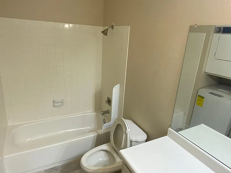 1533 Delucchi Ln #F — Photo 5