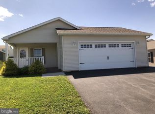 127 Glenridge Dr, Carlisle, PA 17015