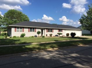 3616 Panther Ln, Cedar Falls, IA 50613