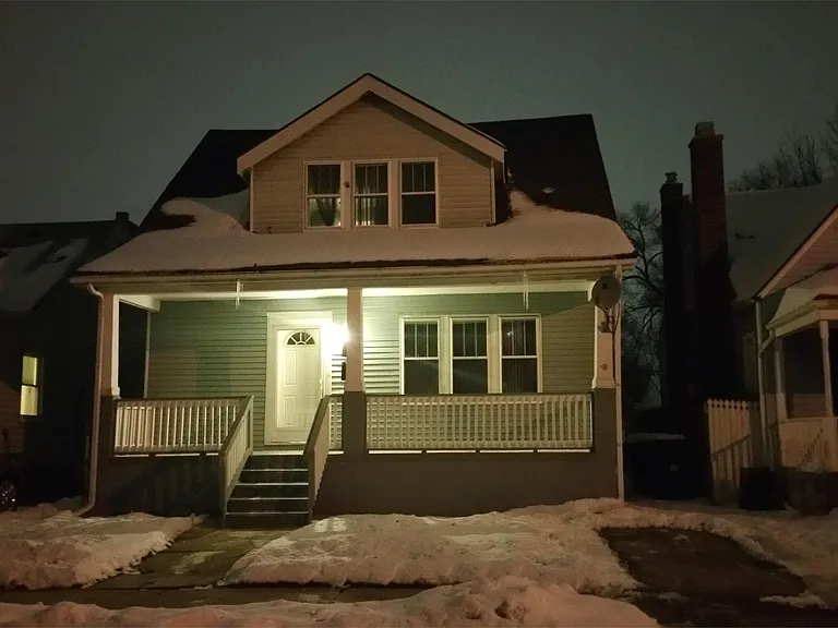 708 Highland St #1 — Photo 2