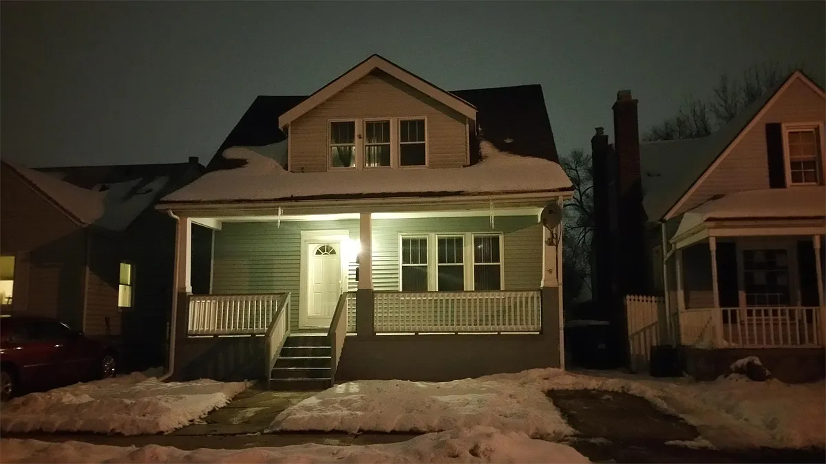 Building Photo - 708 Highland St #1
