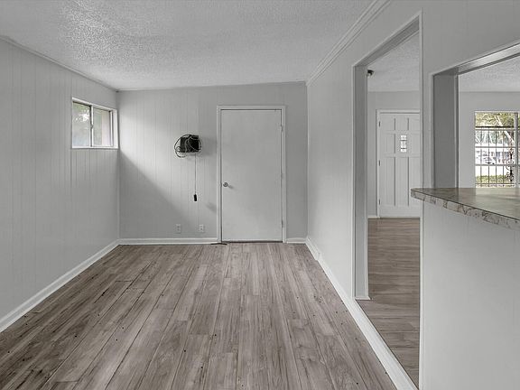 5th image of 1803 AMBERSON DR