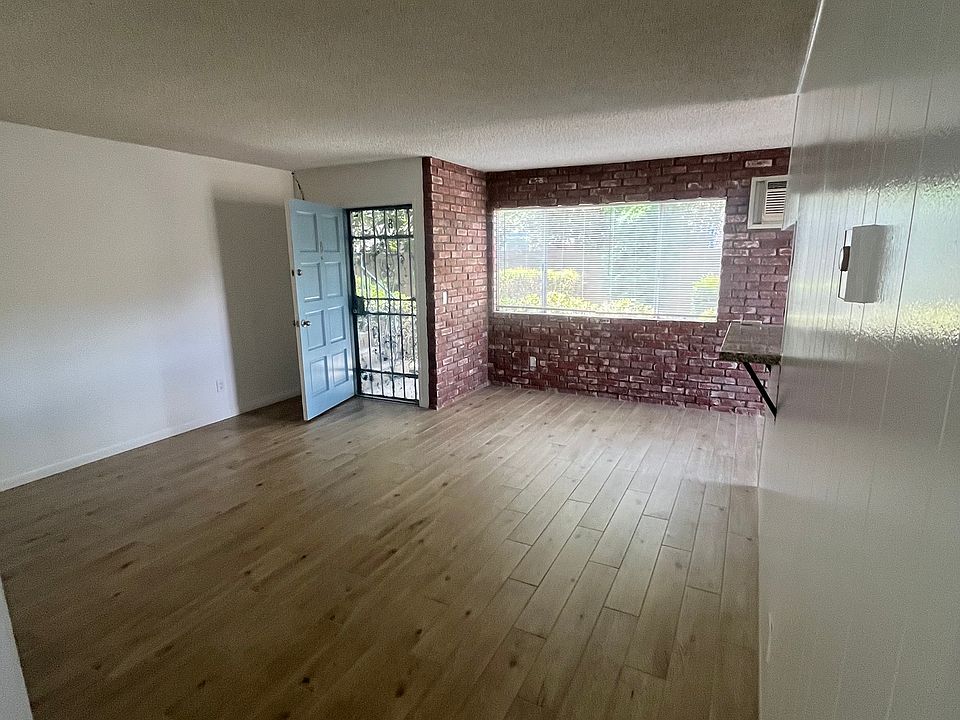 1st image of 4421 Green Ave APT B