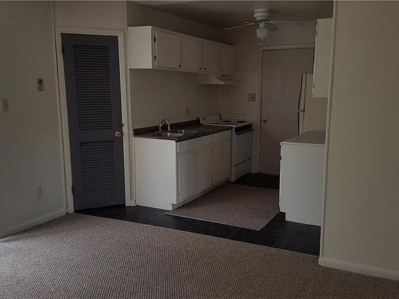 5th image of 3065 Cobblestone Dr