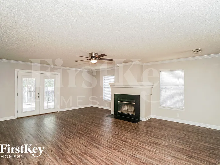 14219 N Hills Village Dr — Photo 3