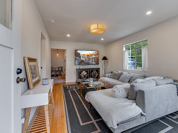 5th image of 1644 1/2 Lucretia Ave