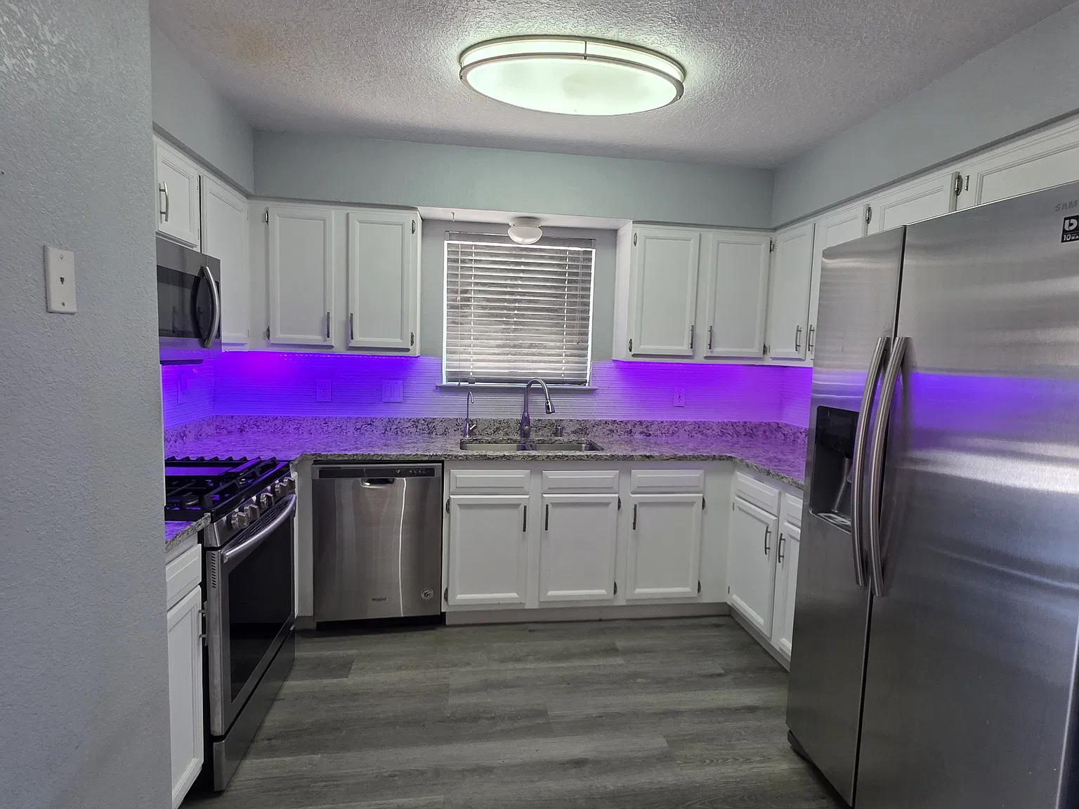 3 bed, 2.5 bath, 2031 sqft, $2,100 — Photo 3