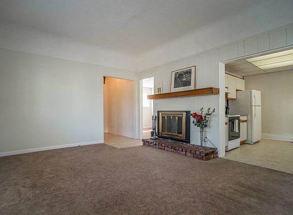 3rd image of 333 Menker Ave