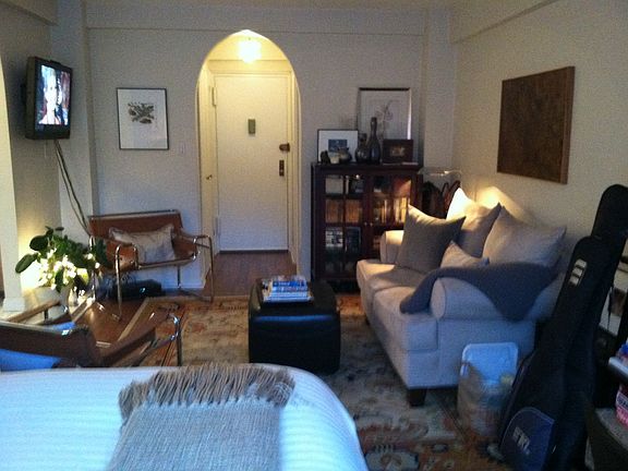 4th image of 117 E 37th St APT 8B