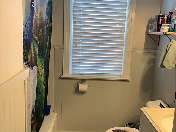 2nd image of 1942 Fisher Dr