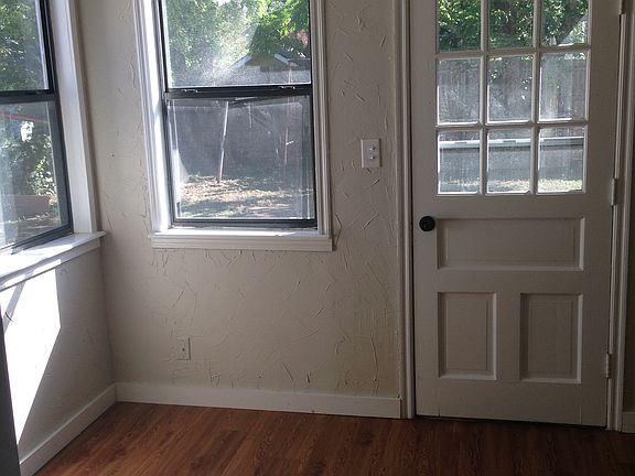 Kitchen w/ dining area