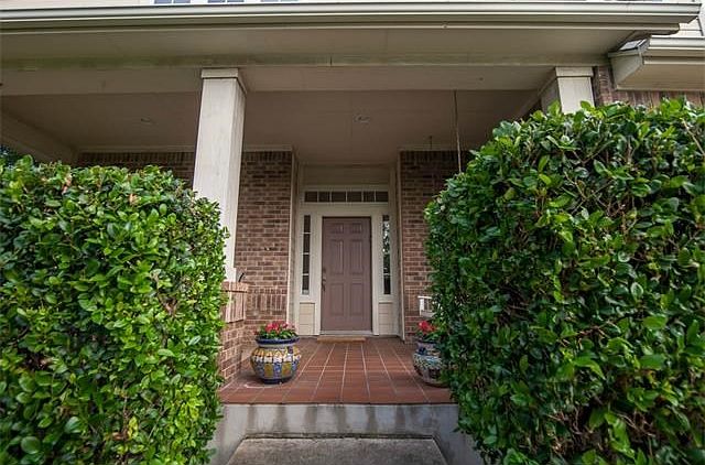 Charming updated home located on cul-de-sac