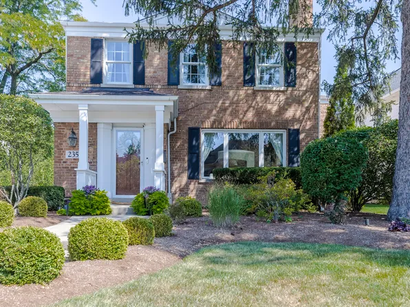 235 E May St, Elmhurst, IL 60126