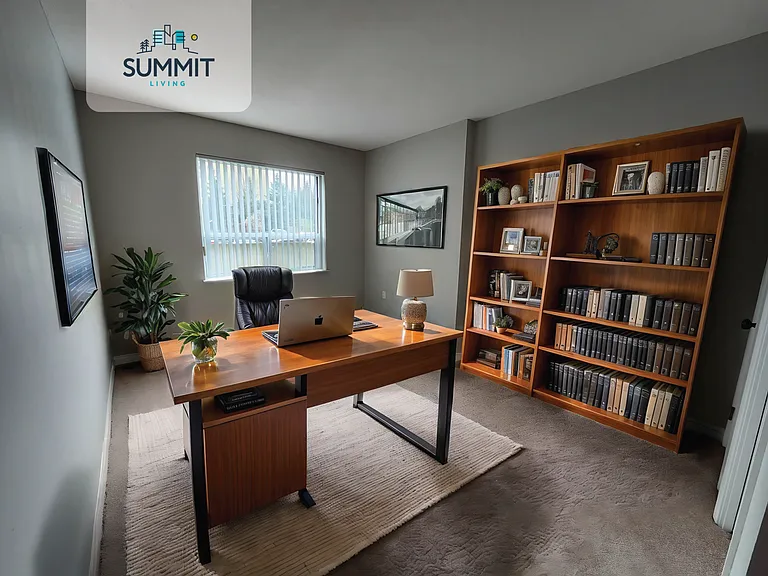 535 Proudfoot Ln — Photo 21