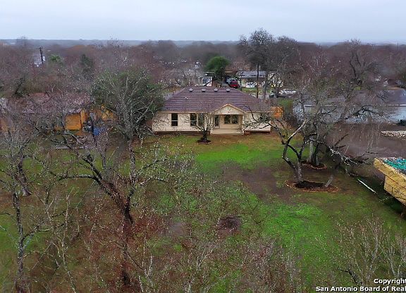 4th image of 818 Bernard Dr