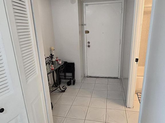 5th image of 4164 Inverrary Drive #601