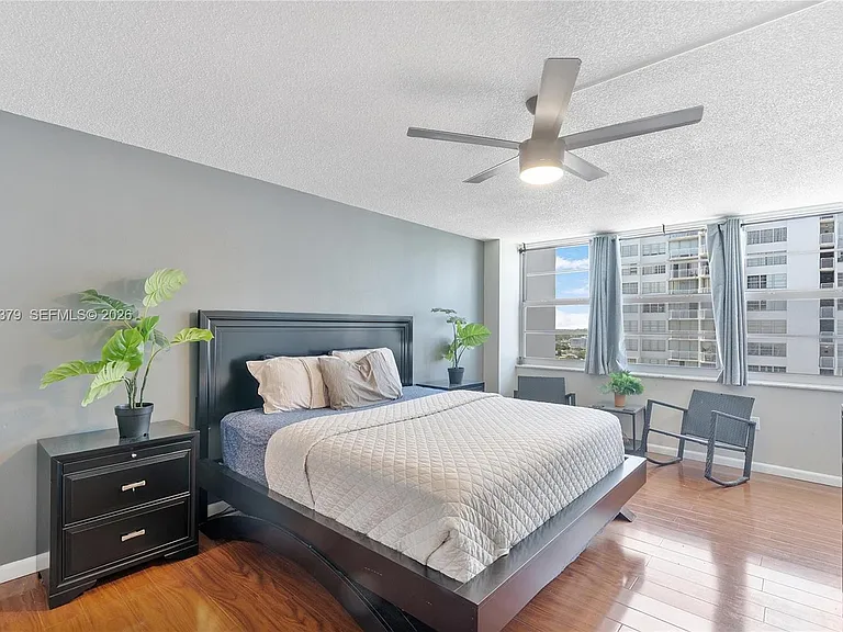 18031 Biscayne Blvd #1401 — Photo 23
