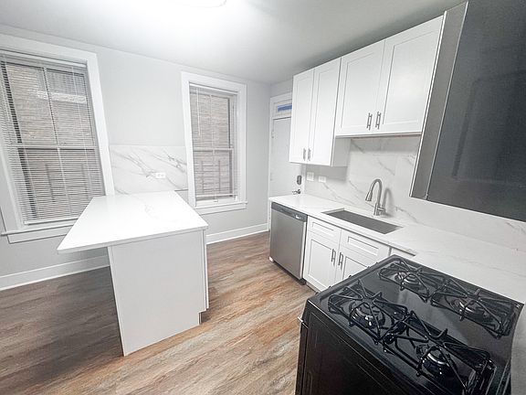 3rd image of 2046 W Charleston St APT 1R