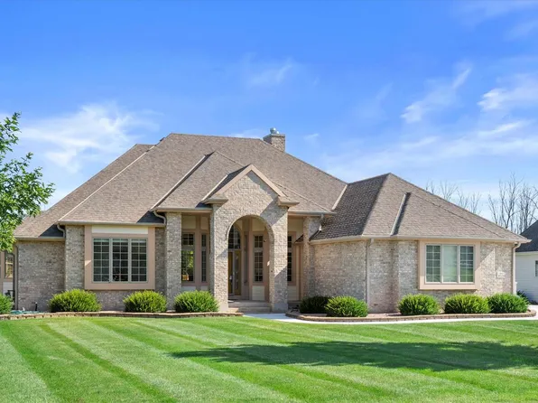 N37W22910 Wyndemere DRIVE, Pewaukee, WI 53072