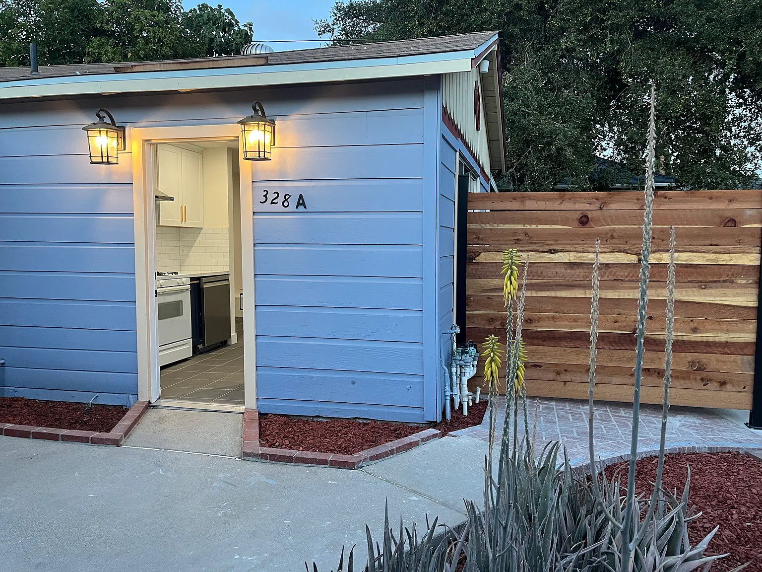328 N Encinitas Ave — Photo 3