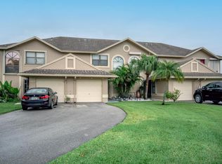 5870 Northpointe Ln, Boynton Beach, FL 33437