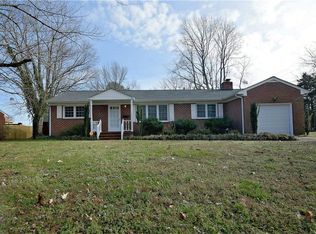 4 Bird Ln, Newport News, VA 23601