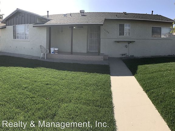 3rd image of 11739 Glencrest Dr