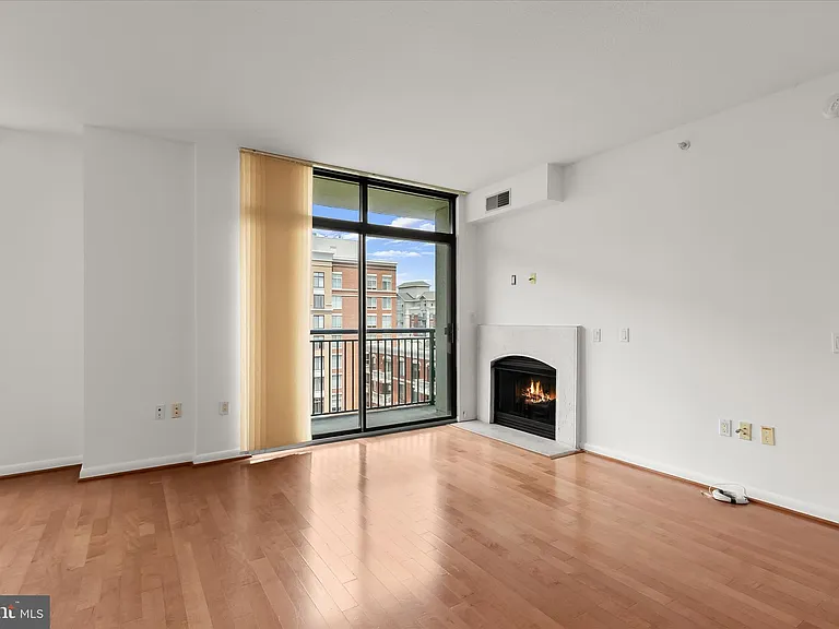 1021 Garfield St #905 — Photo 15