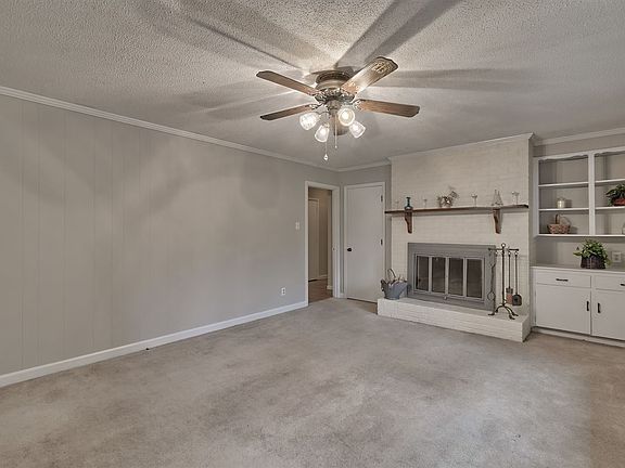 4th image of 735 Ottawa Dr