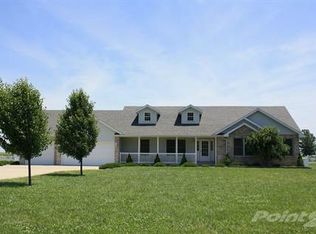 4466 Hotze Rd, Salem, IL 62881