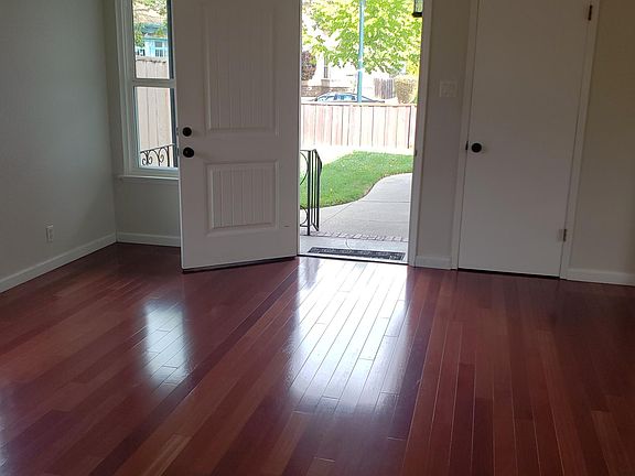 3rd image of 810 E 5th Ave
