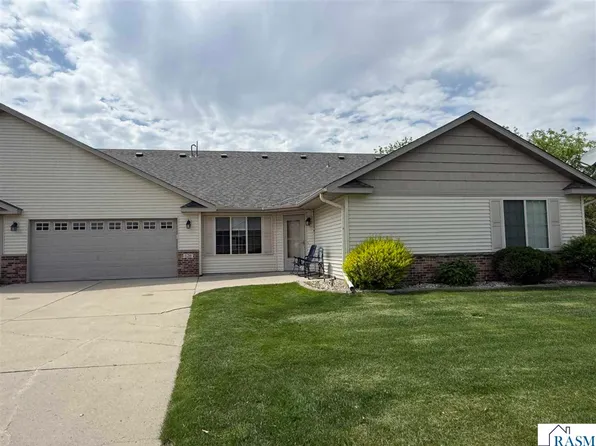 120 Palmer Path, Mankato, MN 56001