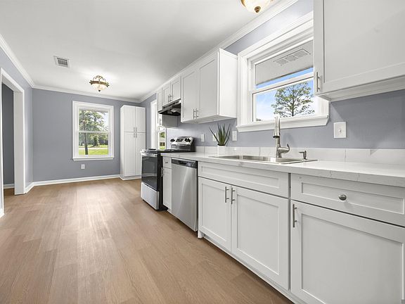 5th image of 7151 Dyer Rd