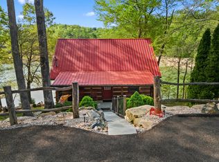 1055 Dean Cir, Dandridge, TN 37725