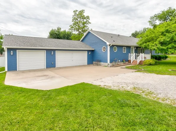 201 E 1st St, Woodward, IA 50276