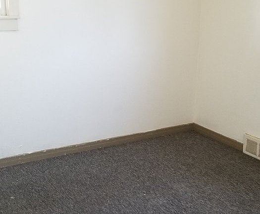 5th image of 2609 E 1st Ave