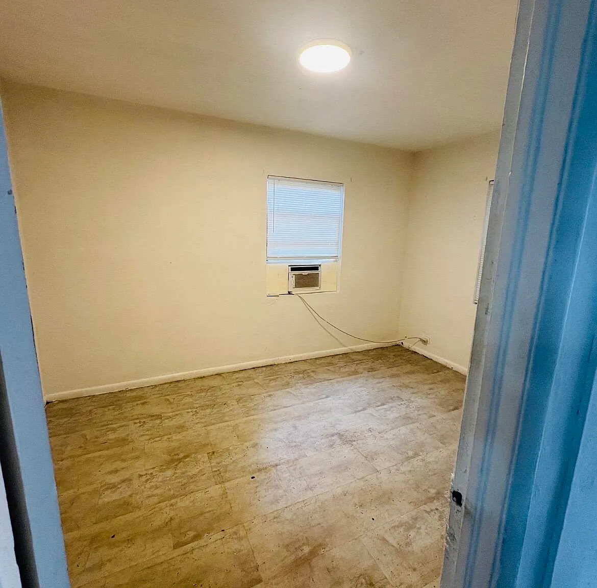 2 bed, 1.0 bath, 1200 sqft, $1,700 — Photo 4