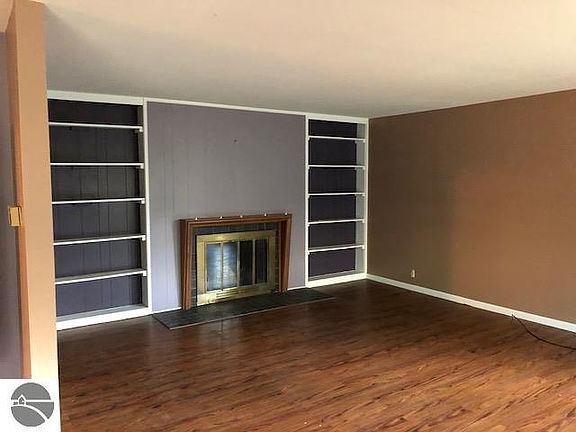 4th image of 1626 Indian Woods Dr