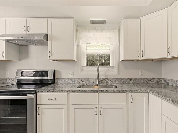 4th image of 1 Aquidneck Dr #A