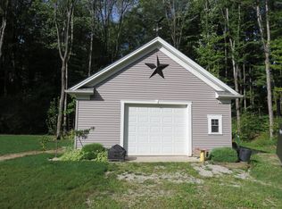 9950 Rosewood Dr, Chardon, OH 44024