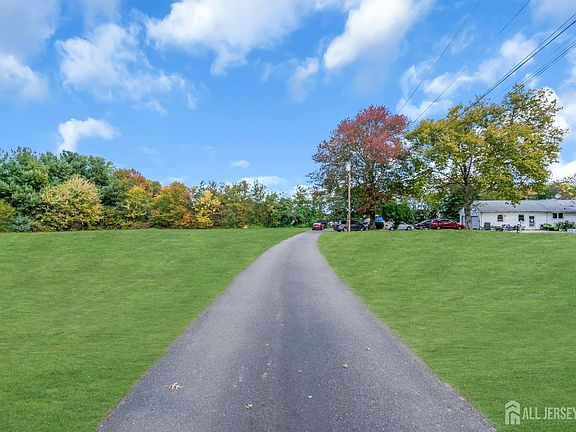 3rd image of 342 Ridge Rd