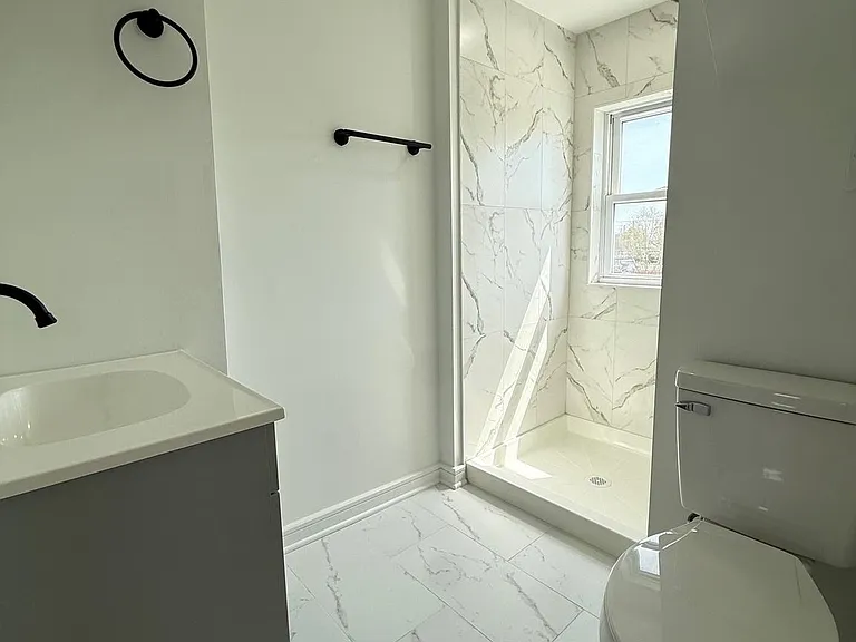 2125 Oakland Rd — Photo 8