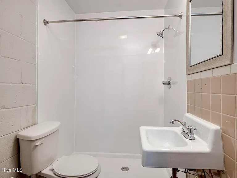 2107 Faircrest Ave #B — Photo 8