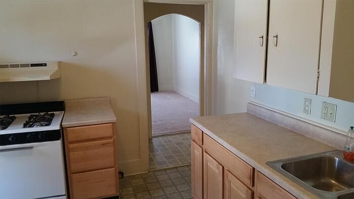 1st image of 127 Stafford St