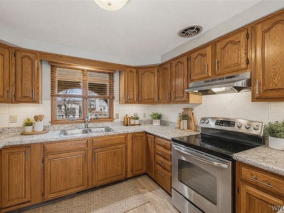 4th image of 6941 Rebecca Dr